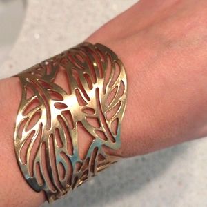 Fashion floral bracelet